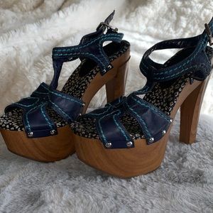 Jessica Simpson Wenda platform